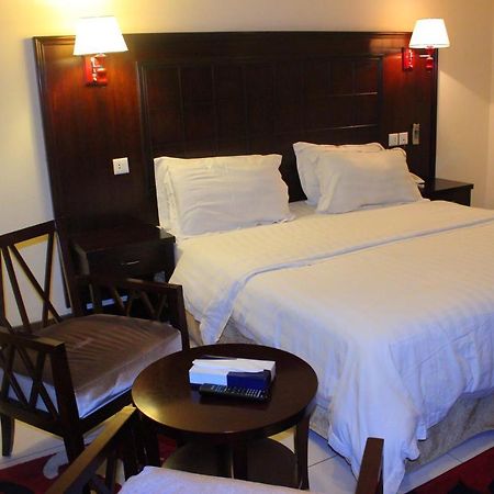 Al Harira Al Motamaiza Furnished Apartment Jeddah Bagian luar foto