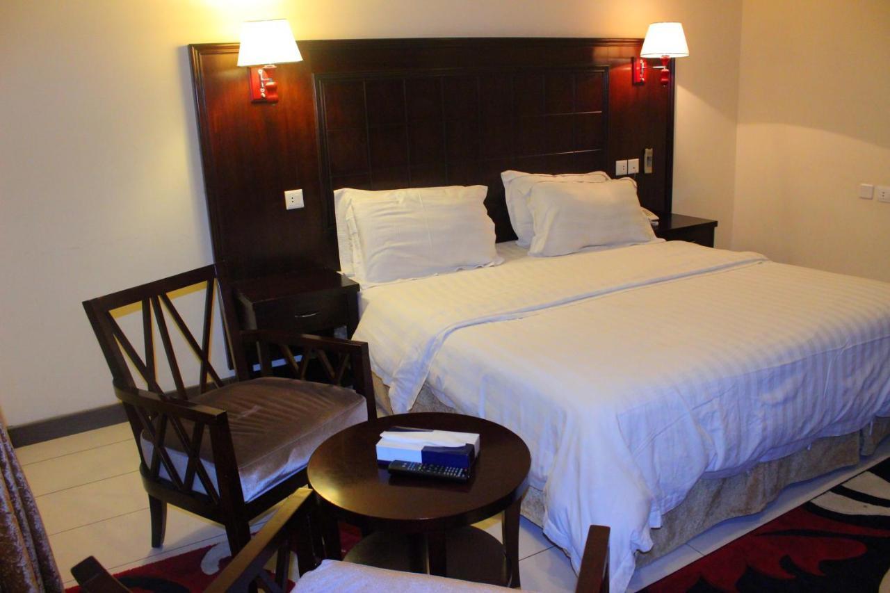 Al Harira Al Motamaiza Furnished Apartment Jeddah Bagian luar foto