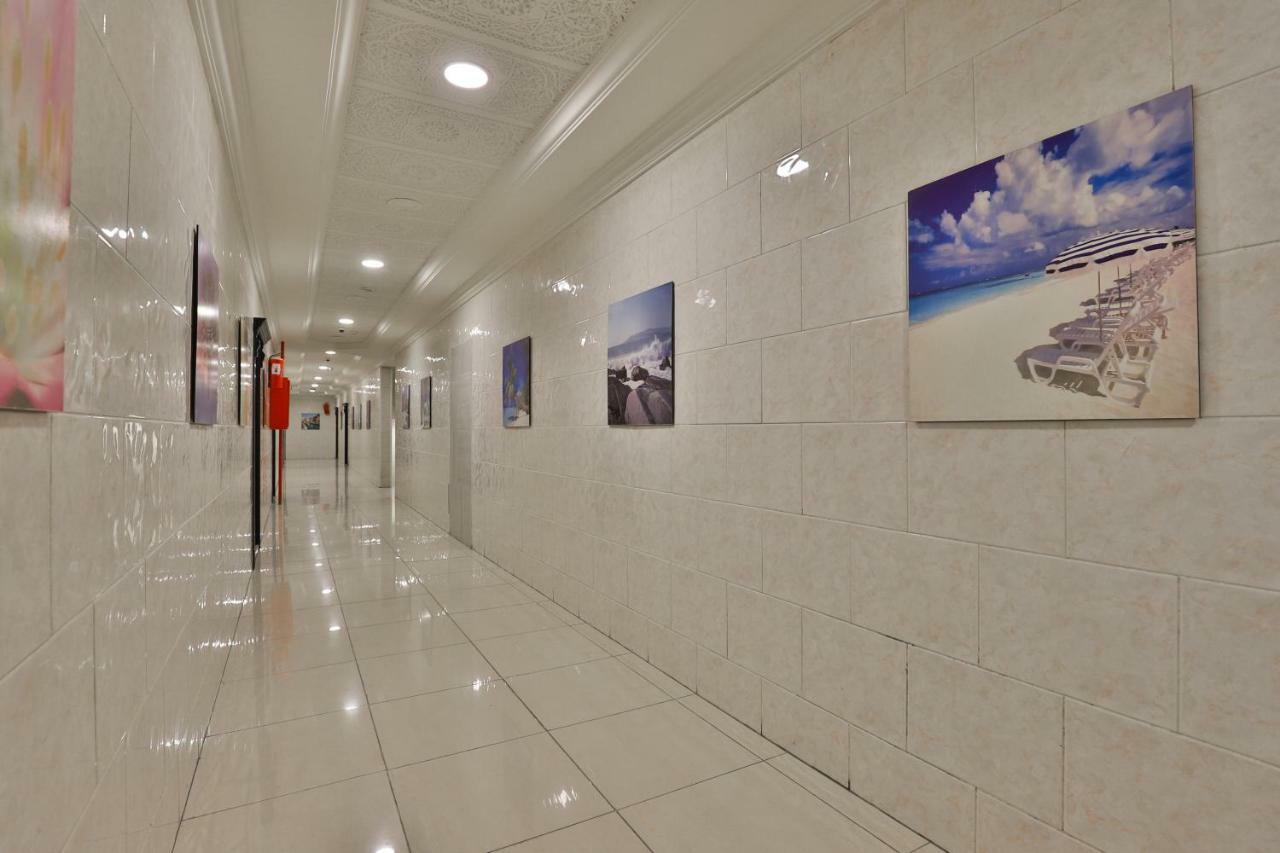 Al Harira Al Motamaiza Furnished Apartment Jeddah Bagian luar foto