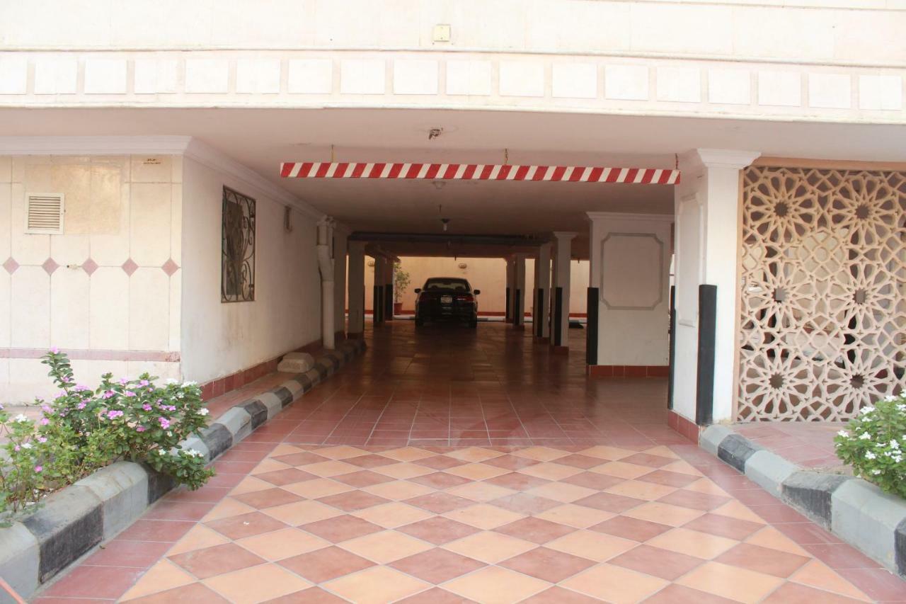 Al Harira Al Motamaiza Furnished Apartment Jeddah Bagian luar foto